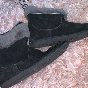 Ugg ankle boots🤍🖤